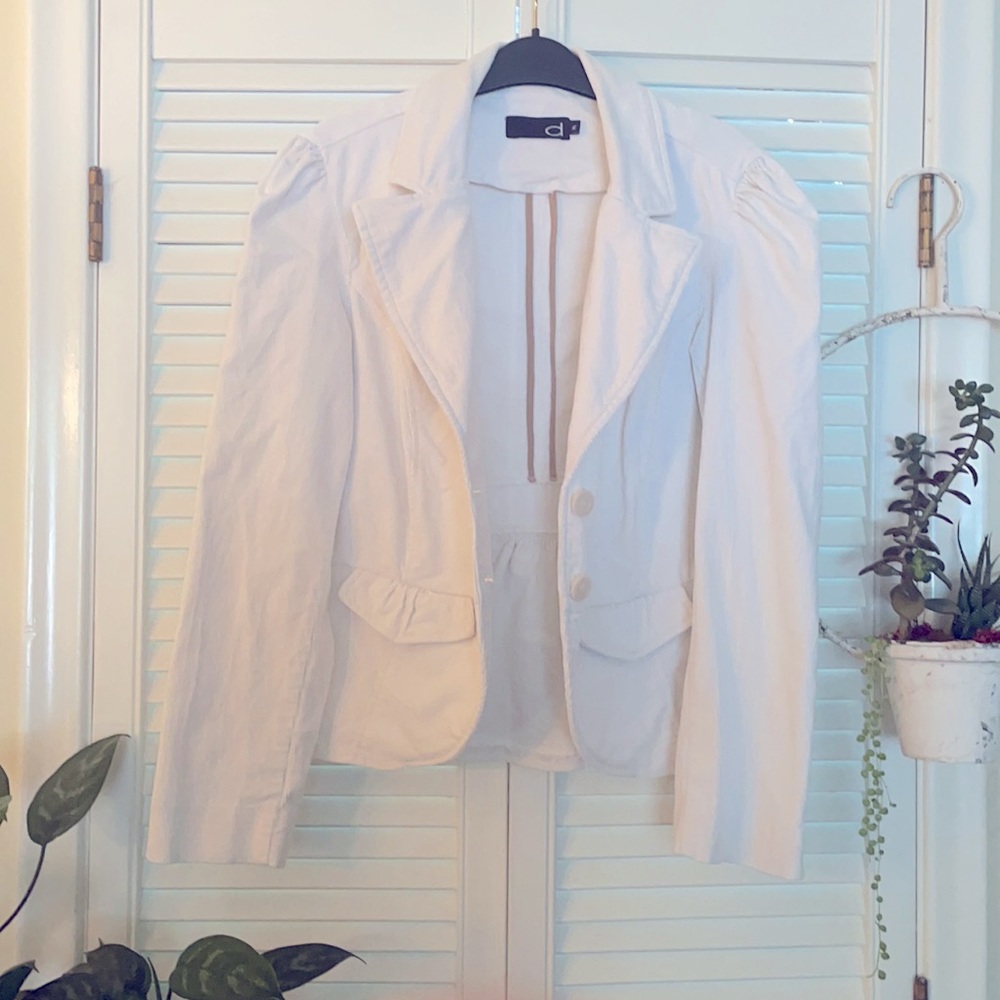 🎨Stylish and sophisticated white corduroy Dynamite blazer & scarf
